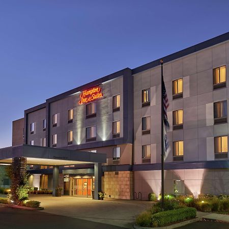 Hampton Inn And Suites Салем Екстериор снимка