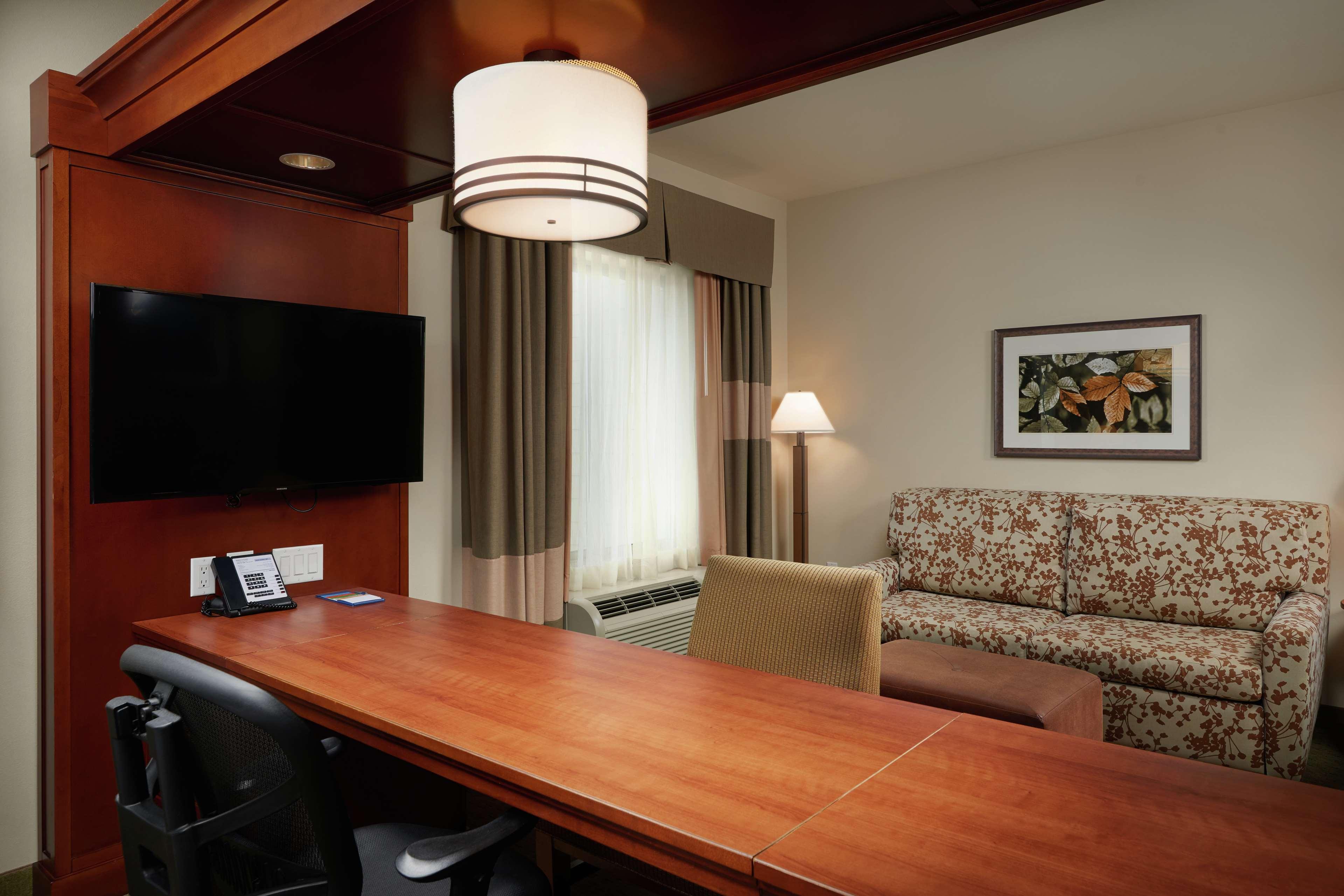 Hampton Inn And Suites Салем Екстериор снимка