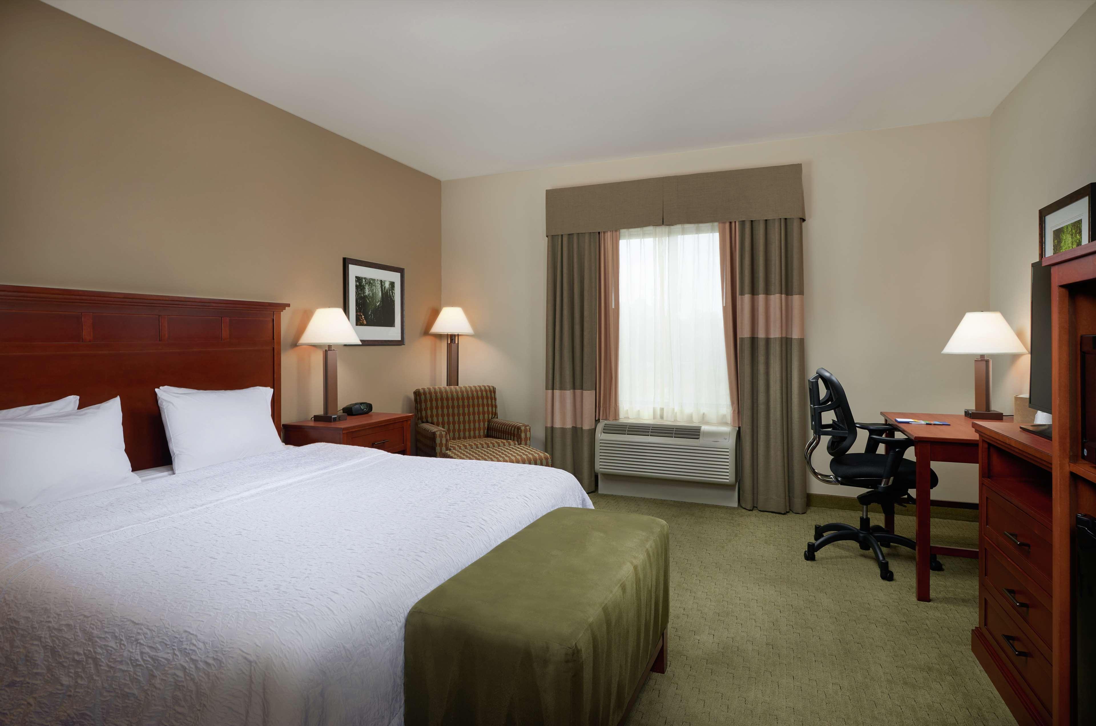 Hampton Inn And Suites Салем Екстериор снимка