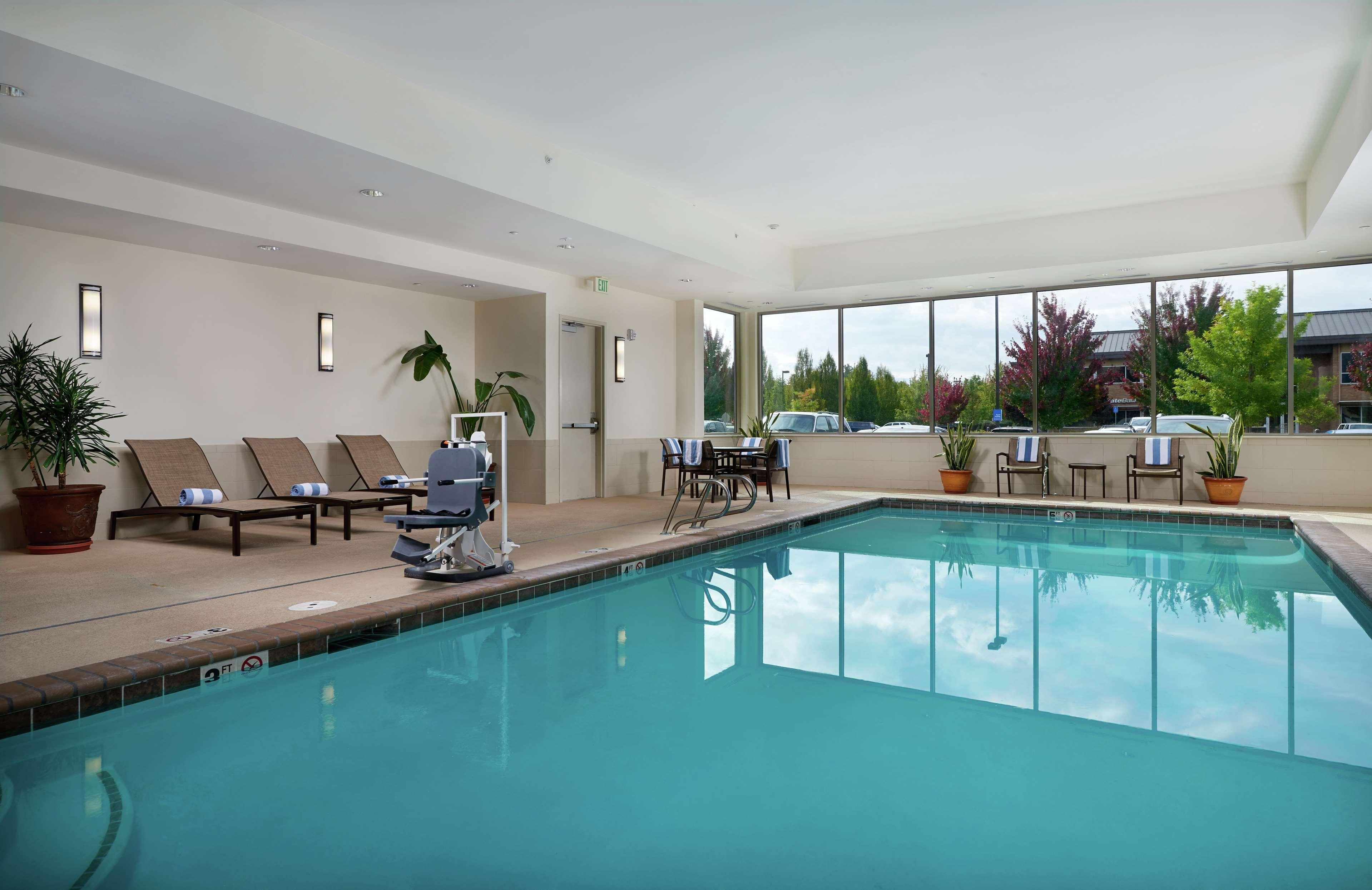 Hampton Inn And Suites Салем Екстериор снимка