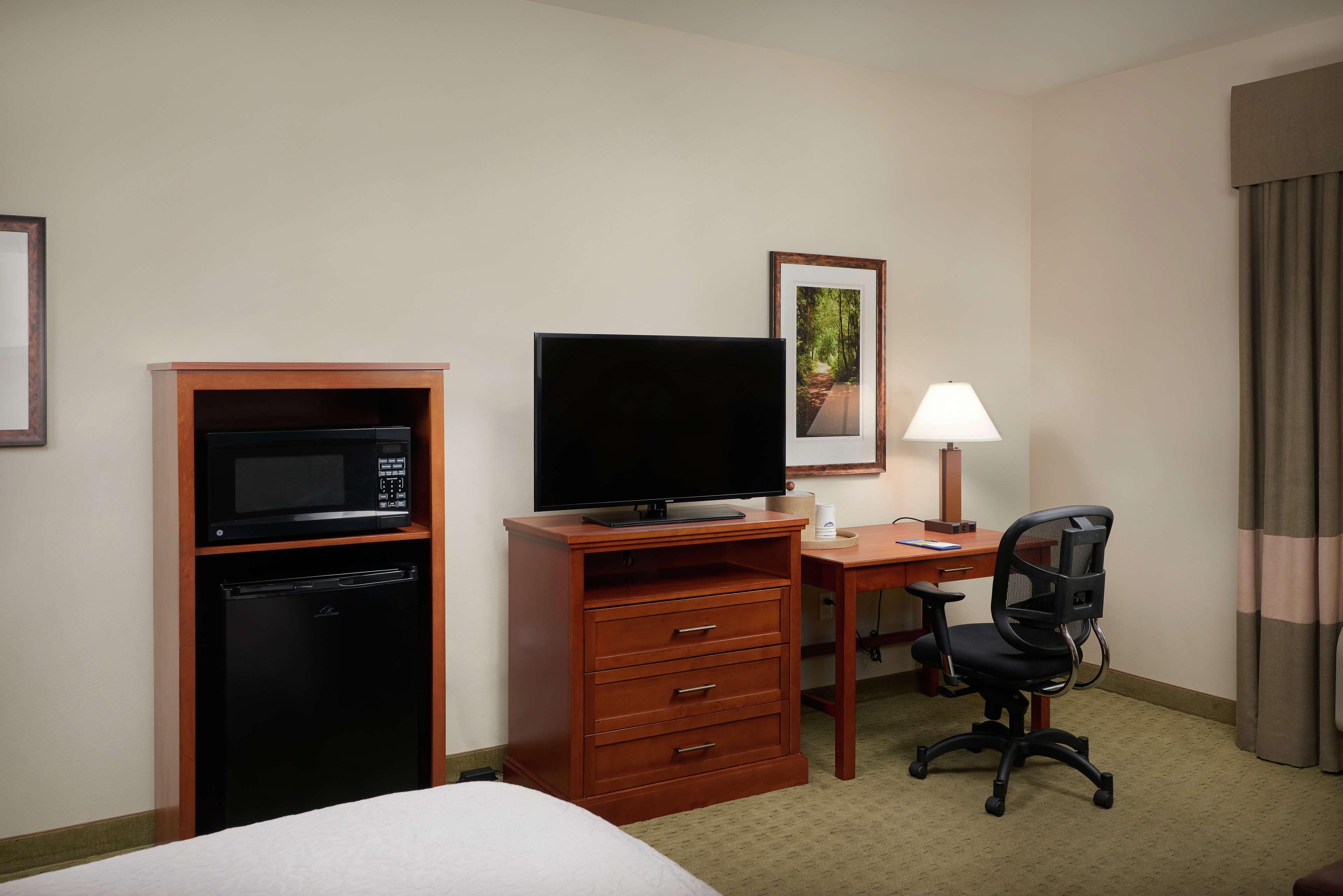 Hampton Inn And Suites Салем Екстериор снимка