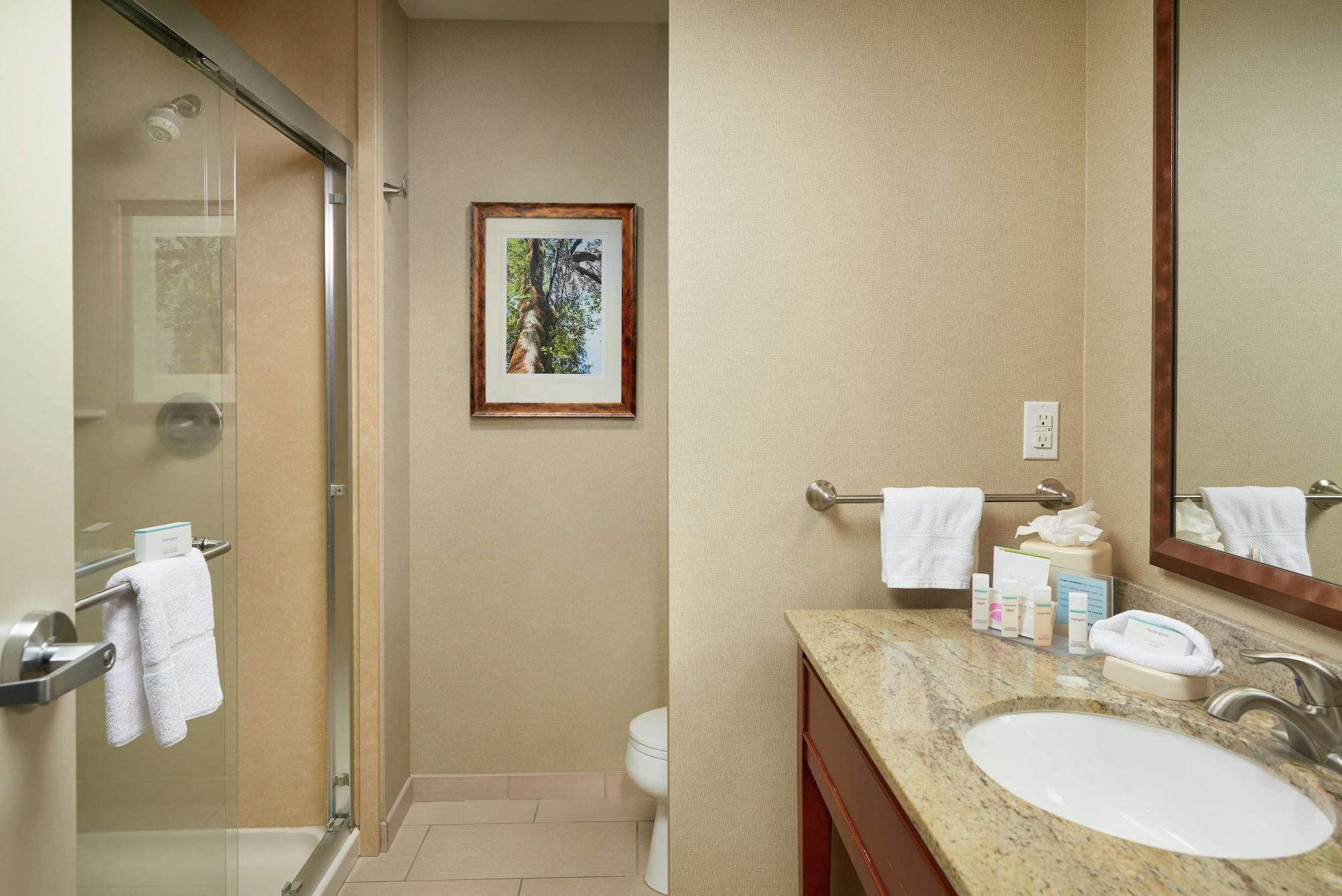 Hampton Inn And Suites Салем Екстериор снимка