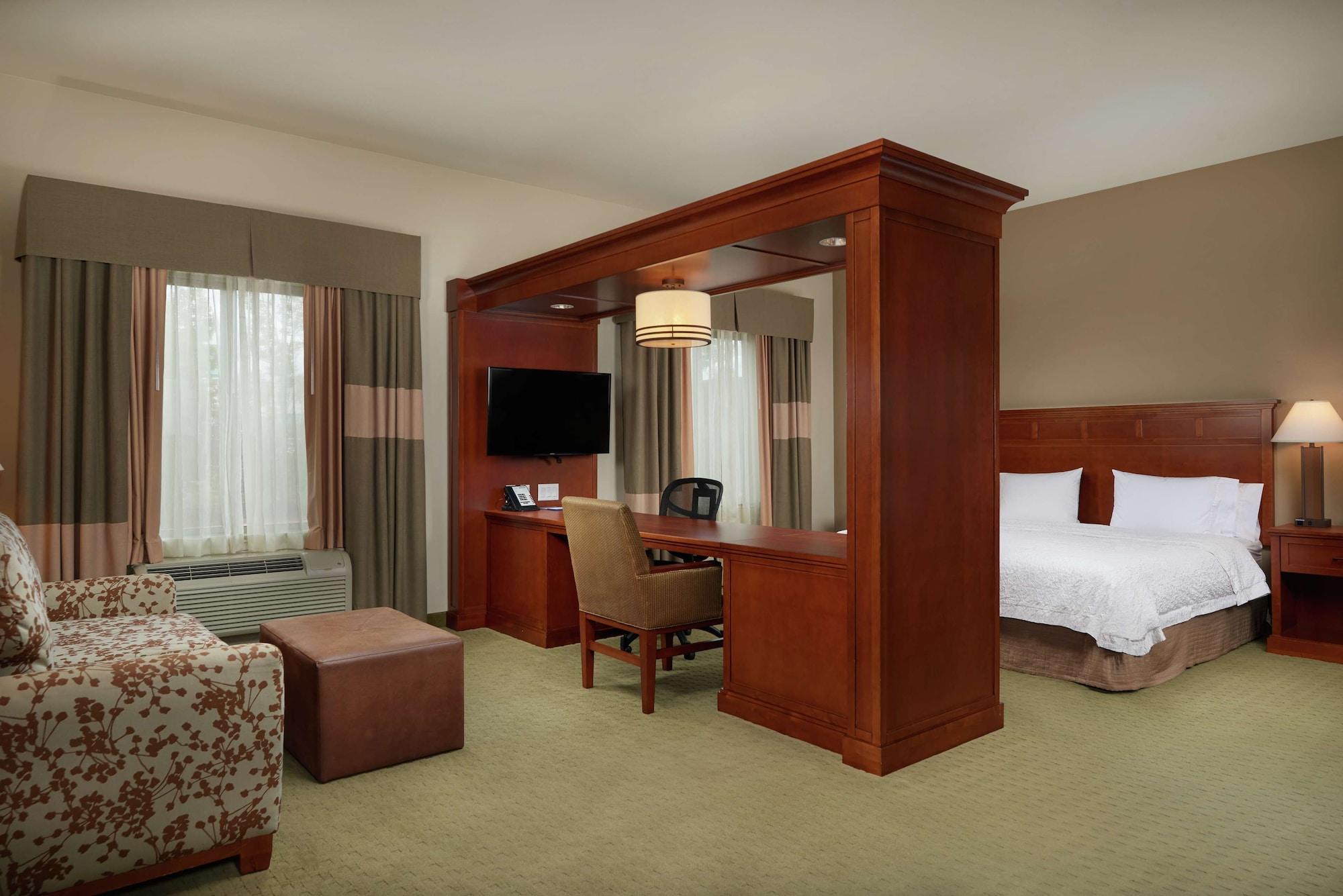 Hampton Inn And Suites Салем Екстериор снимка