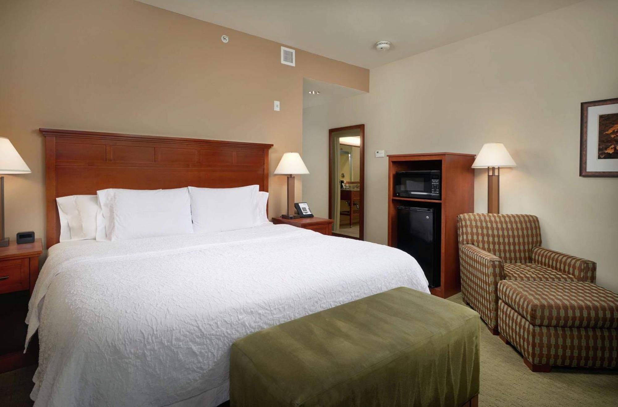 Hampton Inn And Suites Салем Екстериор снимка