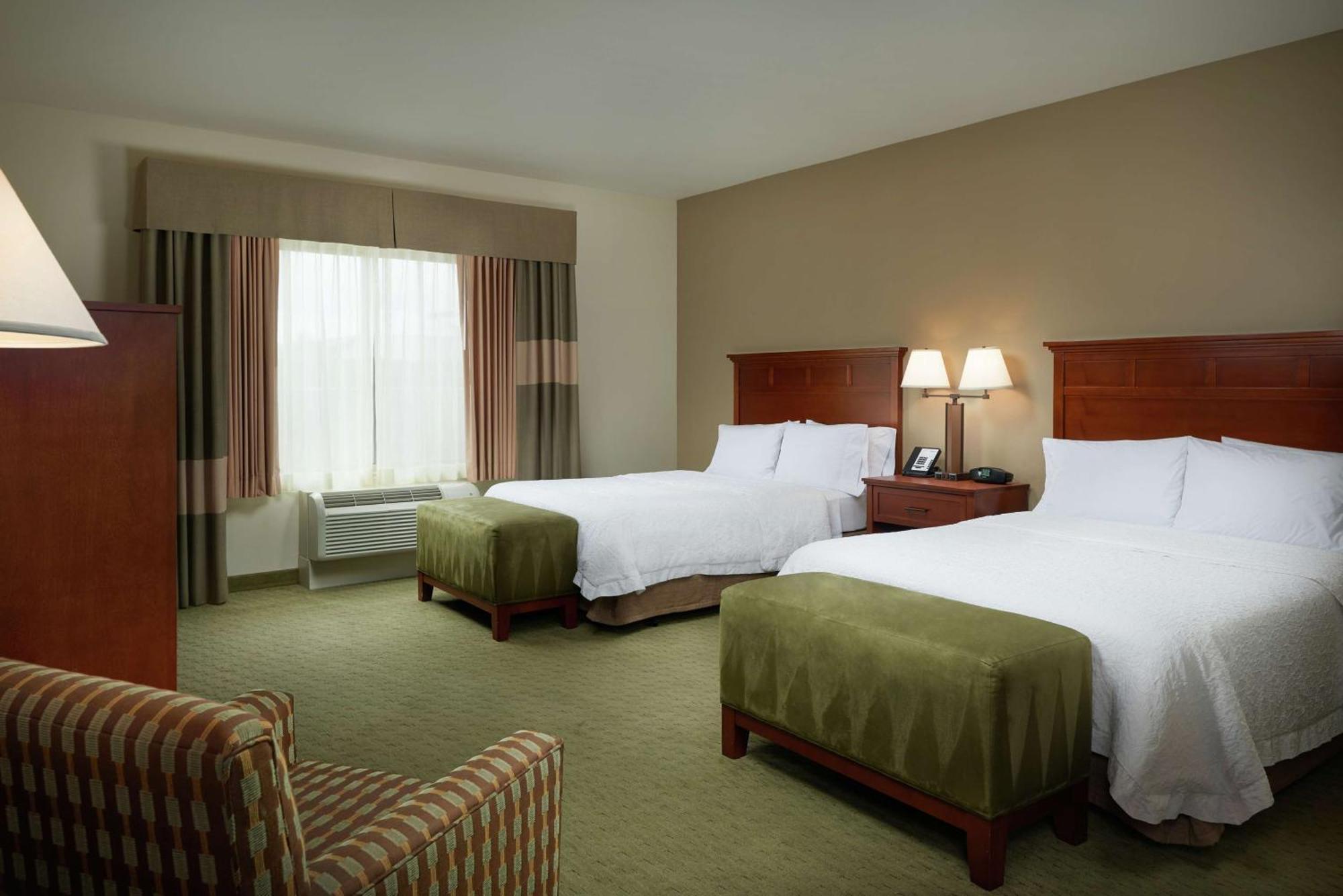 Hampton Inn And Suites Салем Екстериор снимка