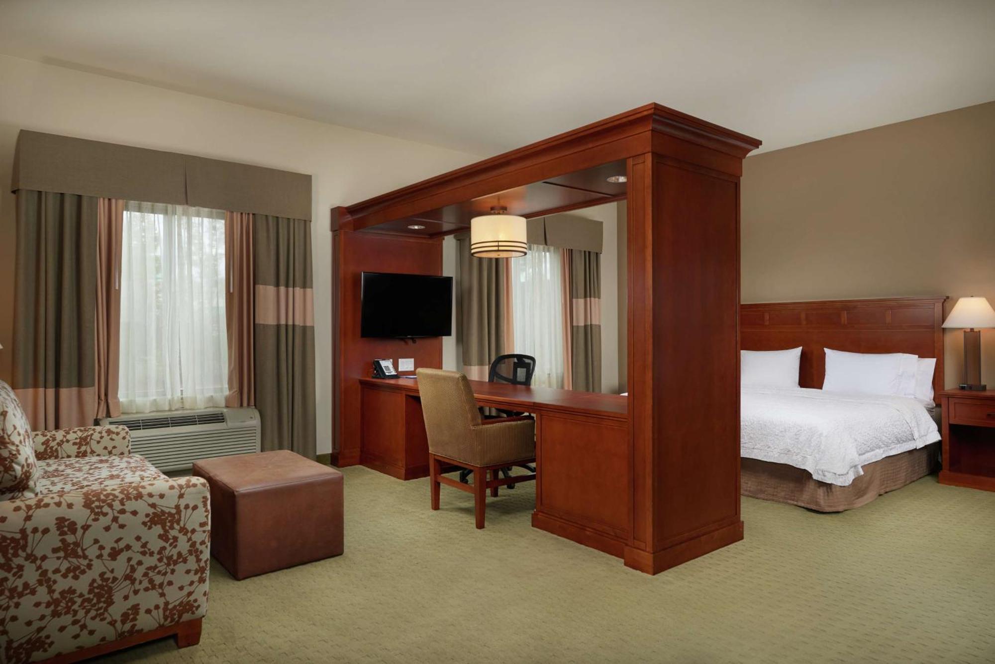 Hampton Inn And Suites Салем Екстериор снимка