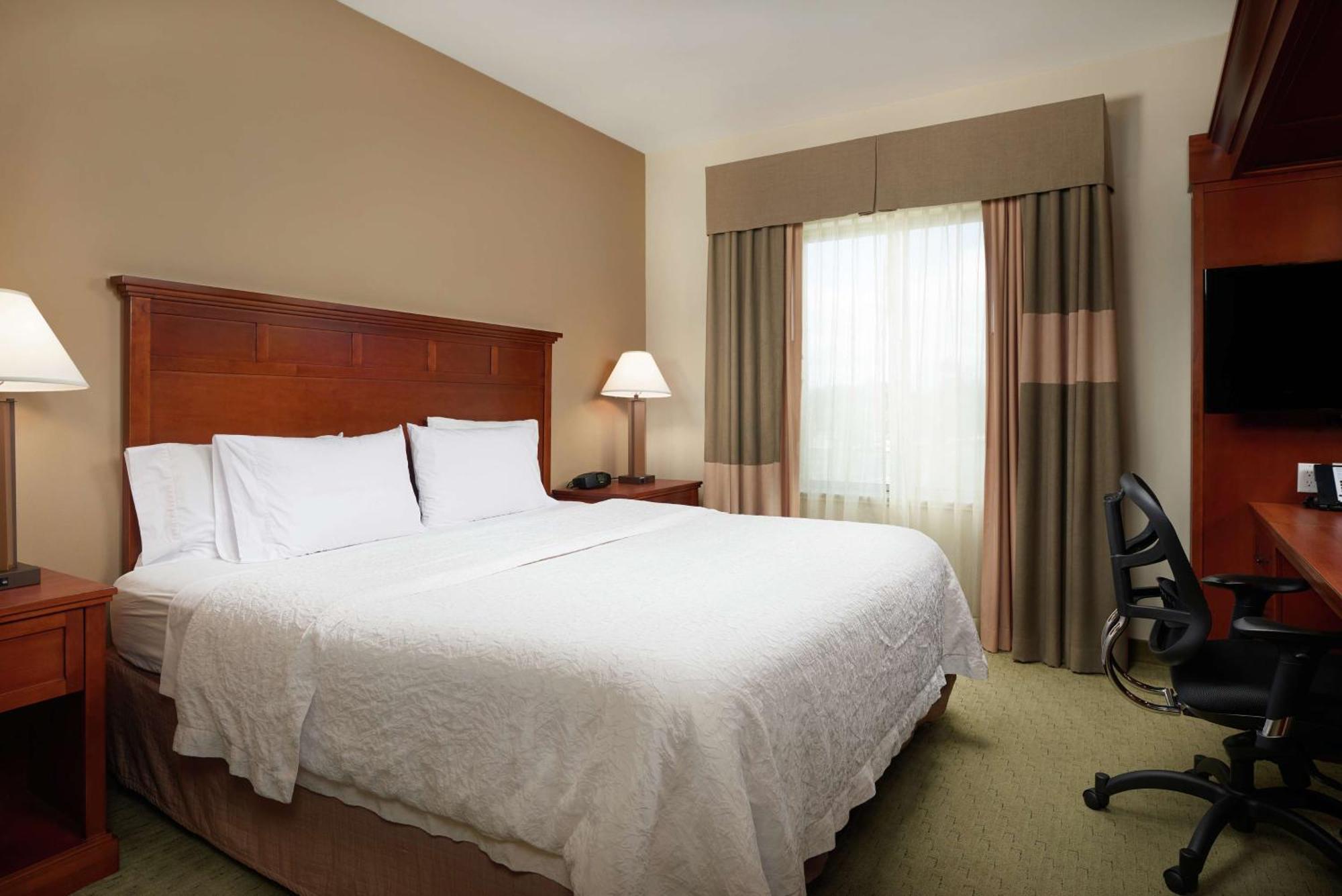 Hampton Inn And Suites Салем Екстериор снимка